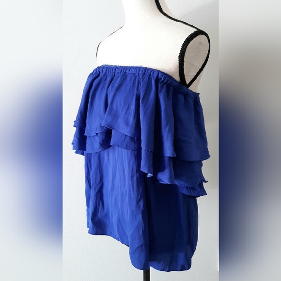 Lilly Pulitzer Off Shoulder Ruffle Blouse - Picture 2 of 8